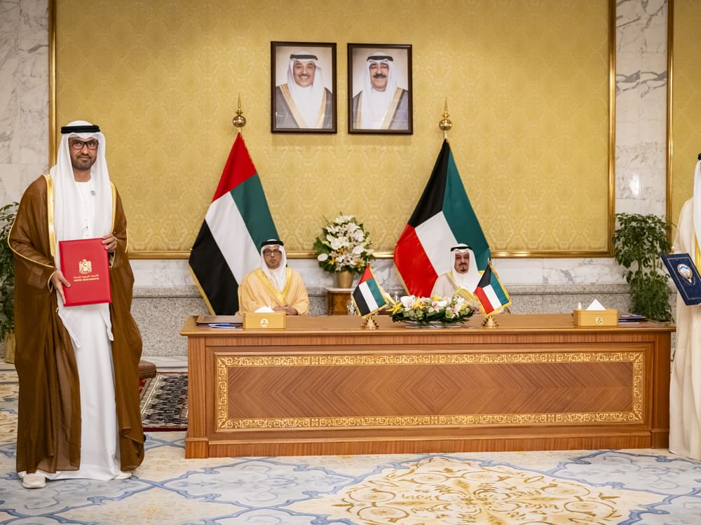 في إطار زيارة منصور بن زايد .. الإمارات والكويت توقعان عددا من الاتفاقيات ومذكرات التفاهم لتعزيز التعاون بين البلدين