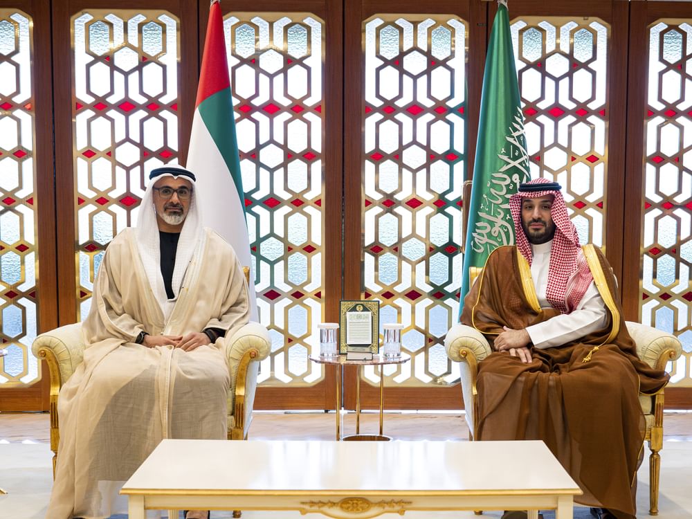 ولي عهد أبوظبي يلتقي ولي العهد السعودي على هامش القمة الخليجية – الأمريكية في الرياض