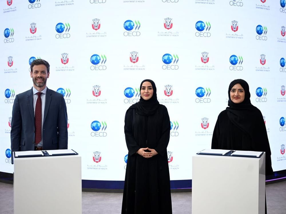 Secretaria de Saúde de Abu Dhabi firma acordo com a OCDE para aprimorar regulação do setor