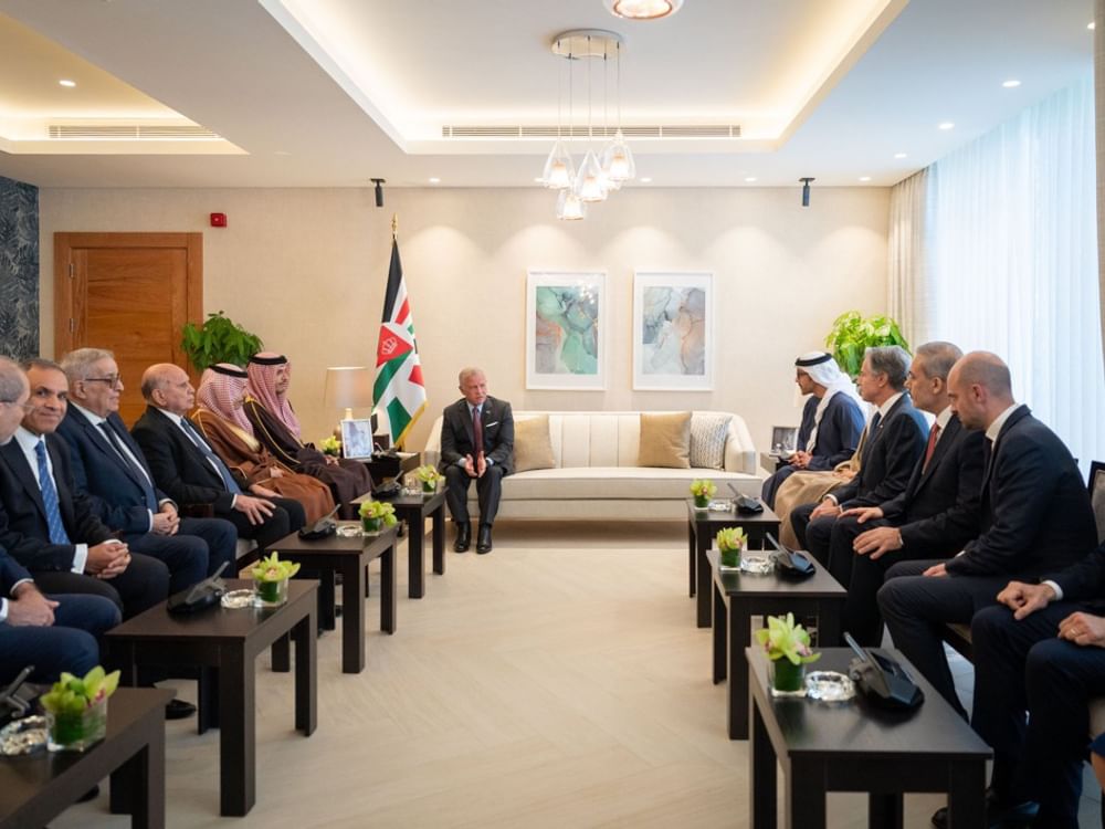Rei da Jordânia recebe Abdullah bin Zayed e participantes das Reuniões de Aqaba sobre a Síria