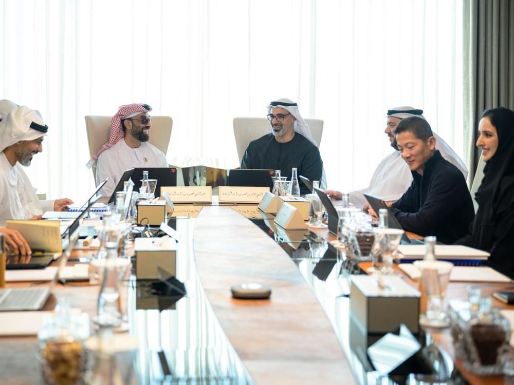بحضور خالد بن محمد بن زايد .. طحنون بن زايد يترأس اجتماع مجلس الذكاء الاصطناعي والتكنولوجيا المتقدمة
