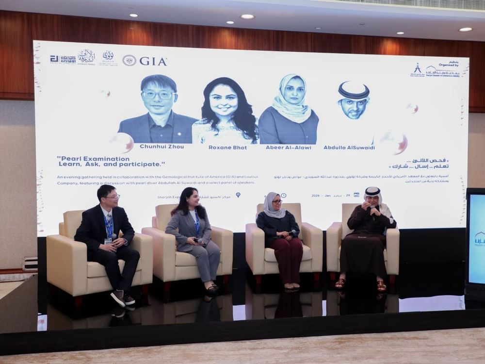 معرض لآلئ الشارقة يواصل فعالياته بمشاركة دولية