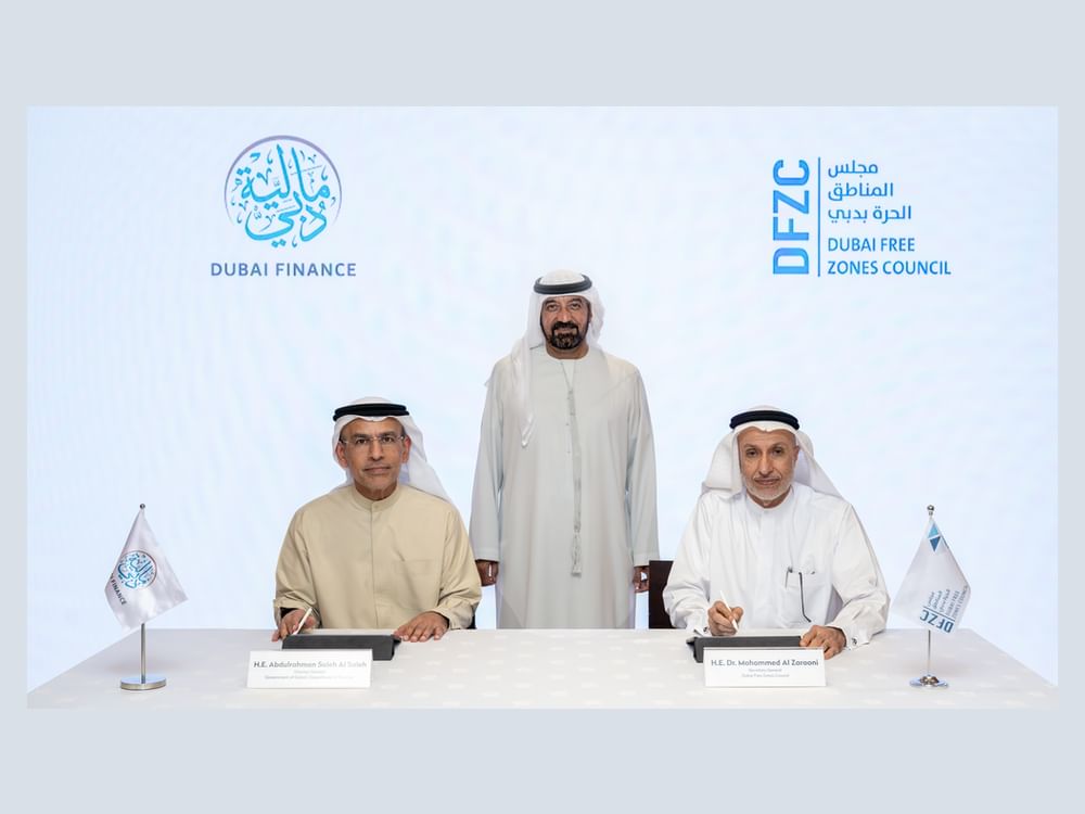 Ahmed bin Saeed witnesses signing of MoU between Department of Finance & Dubai Free Zones Council