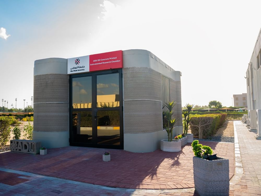  جامعة أبوظبي تفتتح حجرة بحثية مبتكرة بتقنية الخرسانة ثلاثية الأبعاد