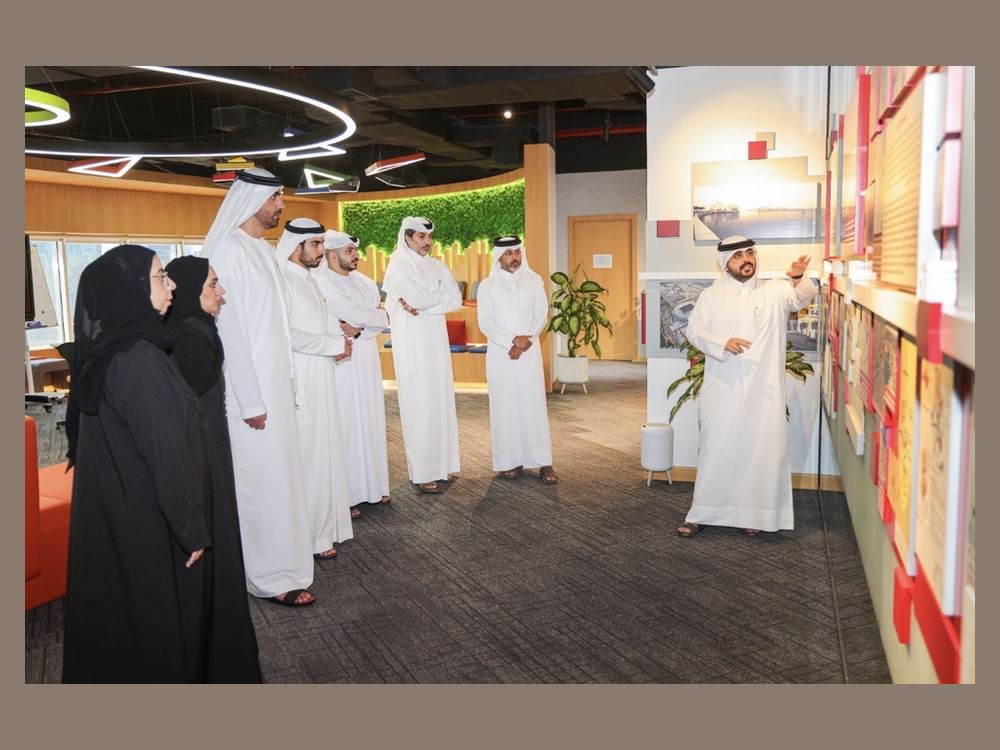 وفد بلدية عجمان يستكشف تجارب قطر في البناء والذكاء الاصطناعي والتخطيط الحضري