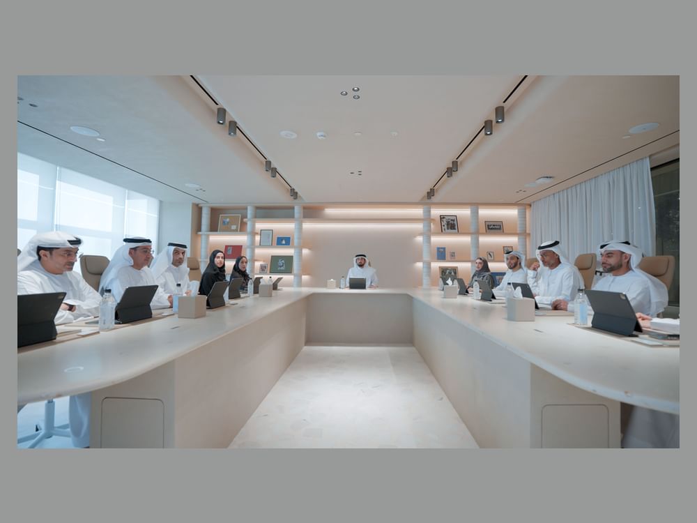 Ahmed bin Mohammed chairs Dubai Media Council meeting, reviews final preparations for largest edition of Arab Media Summit