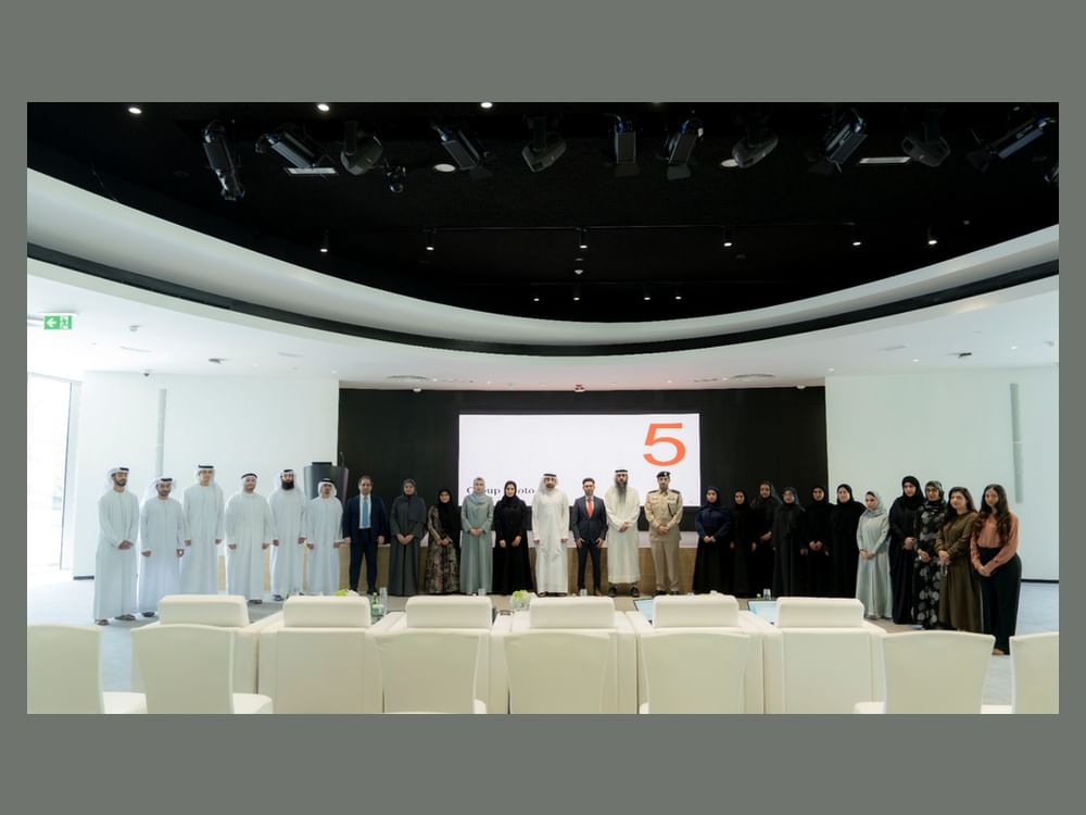 "الشارقة الرقمية" تحتفي بخريجي برنامج "تطوير الكفاءات في البيانات والذكاء الاصطناعي" 