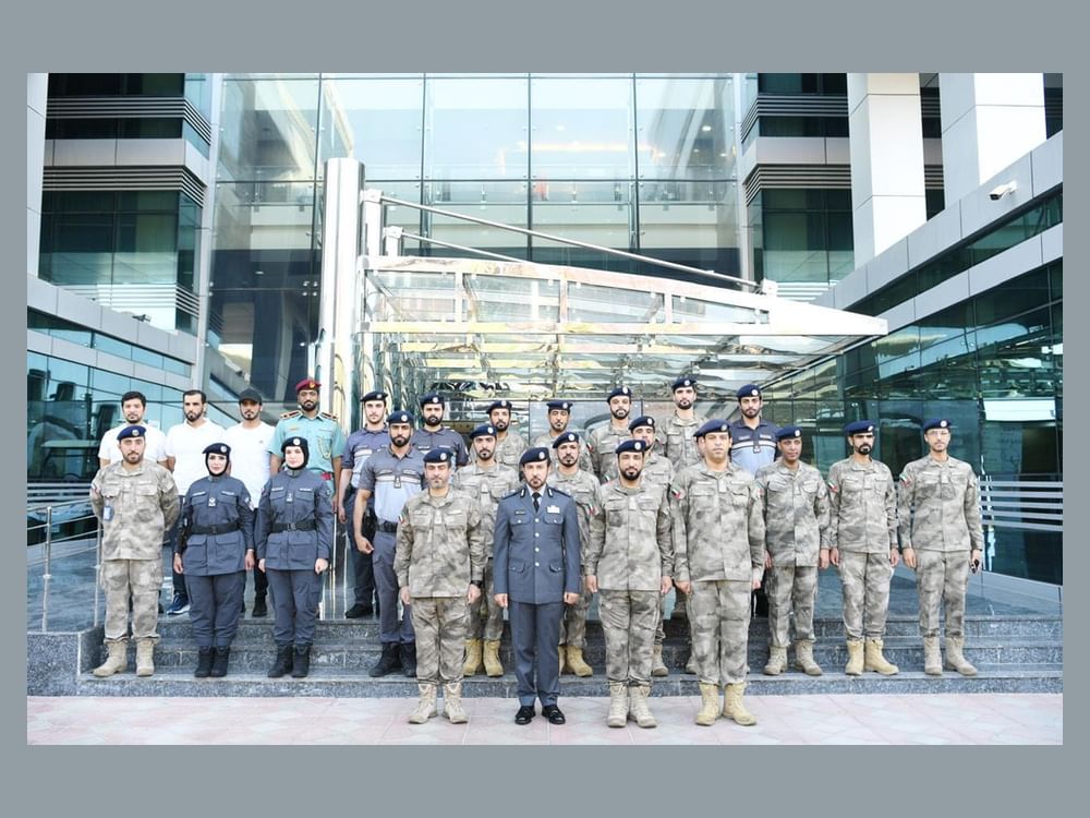 قائد عام شرطة أبوظبي يهنئ المناوبين بعيد الأضحى المبارك