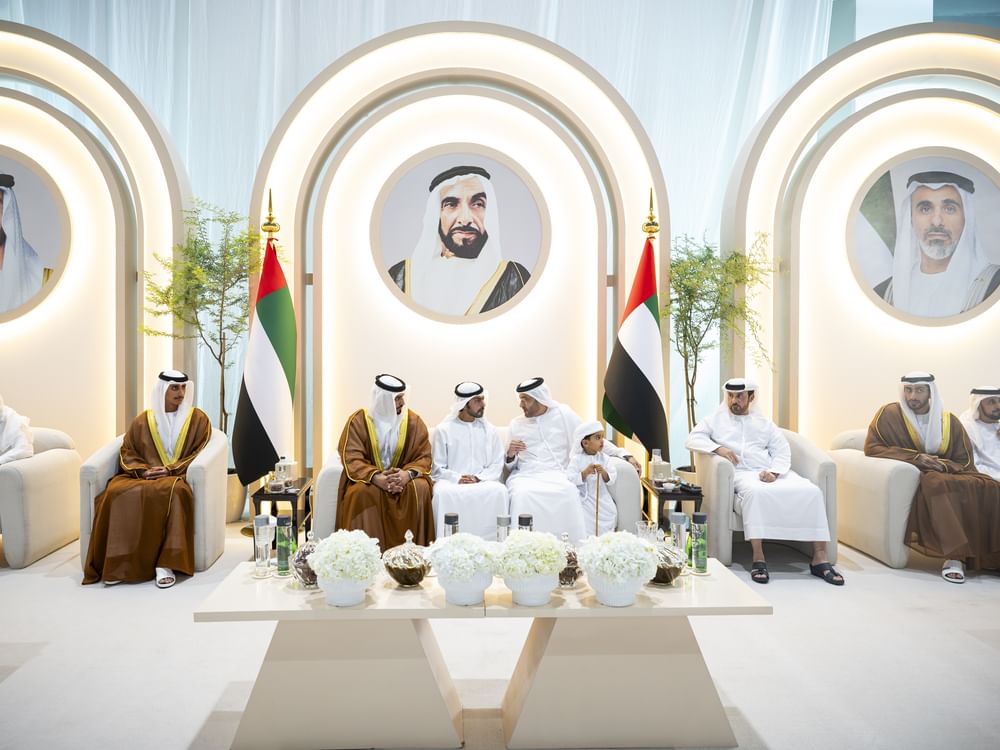 خليفة بن طحنون بن محمد يحضر حفل استقبال بمناسبة أفراح الشامسي والسالمي
