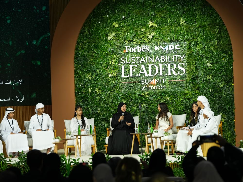 انطلاق قمة فوربس الشرق الأوسط "قادة الاستدامة 2025 " في أبوظبي
