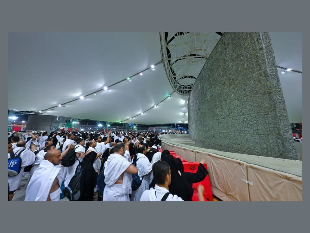 مشعر منى يستقبل حجاج بيت الله الحرام لرمي جمرة العقبة