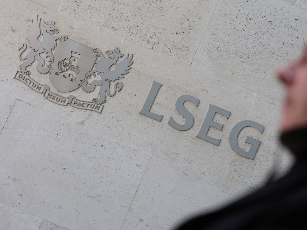 European shares down 0.2%
