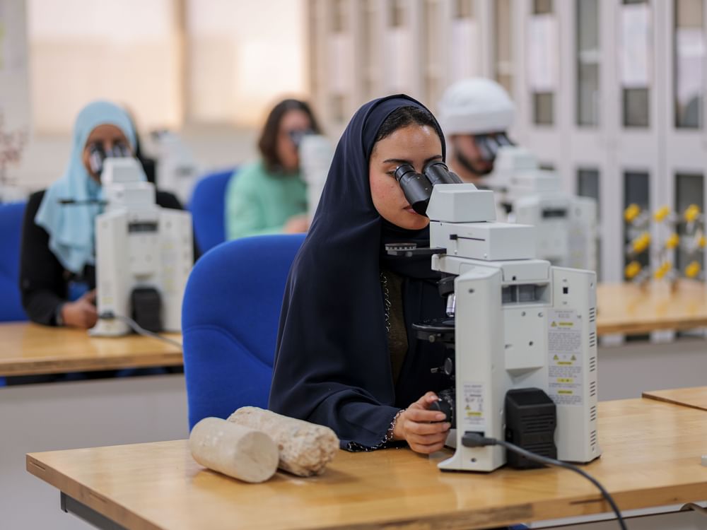 جامعة خليفة تطلق مبادرة "ميرا" لتعزيز الريادة العلمية والأكاديمية للمرأة