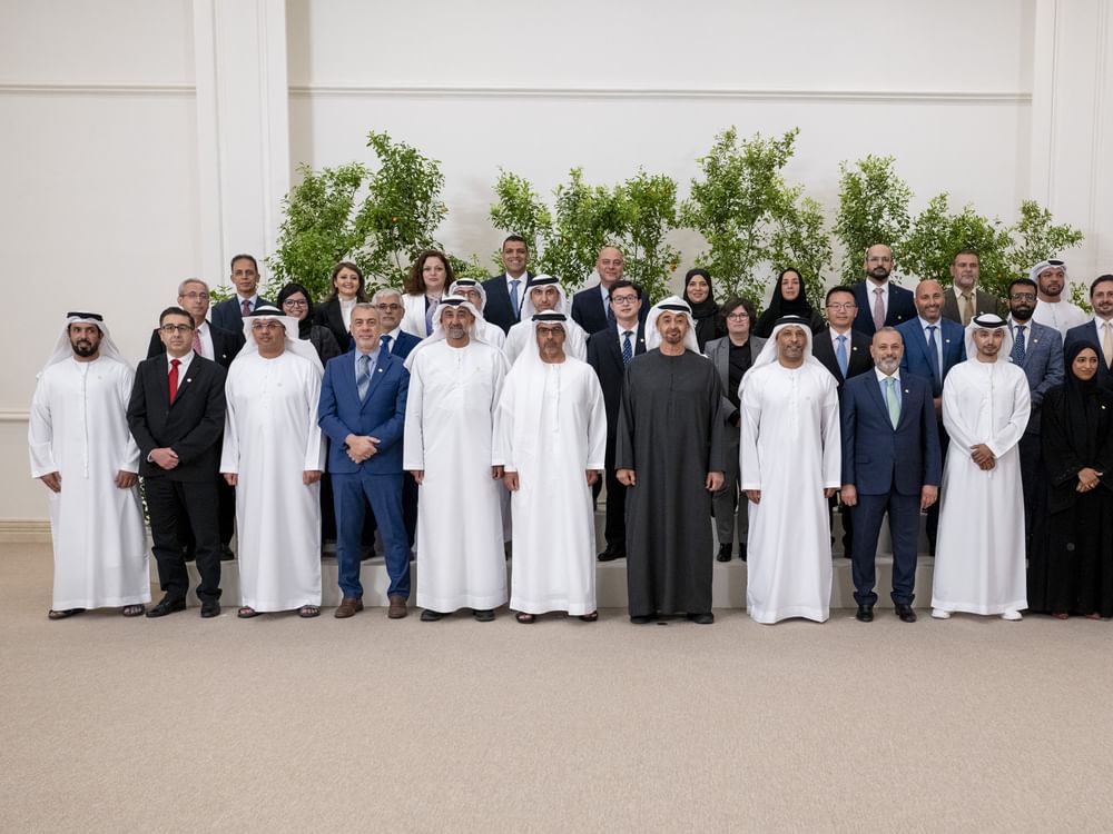 رئيس الدولة يستقبل وفد جامعة خليفة للعلوم والتكنولوجيا