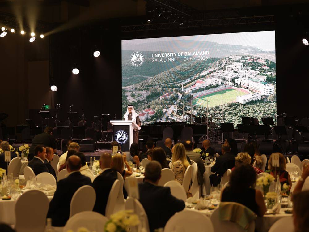 Nahyan bin Mubarak assiste au dîner annuel des anciens élèves de l’Université de Balamand à Dubaï