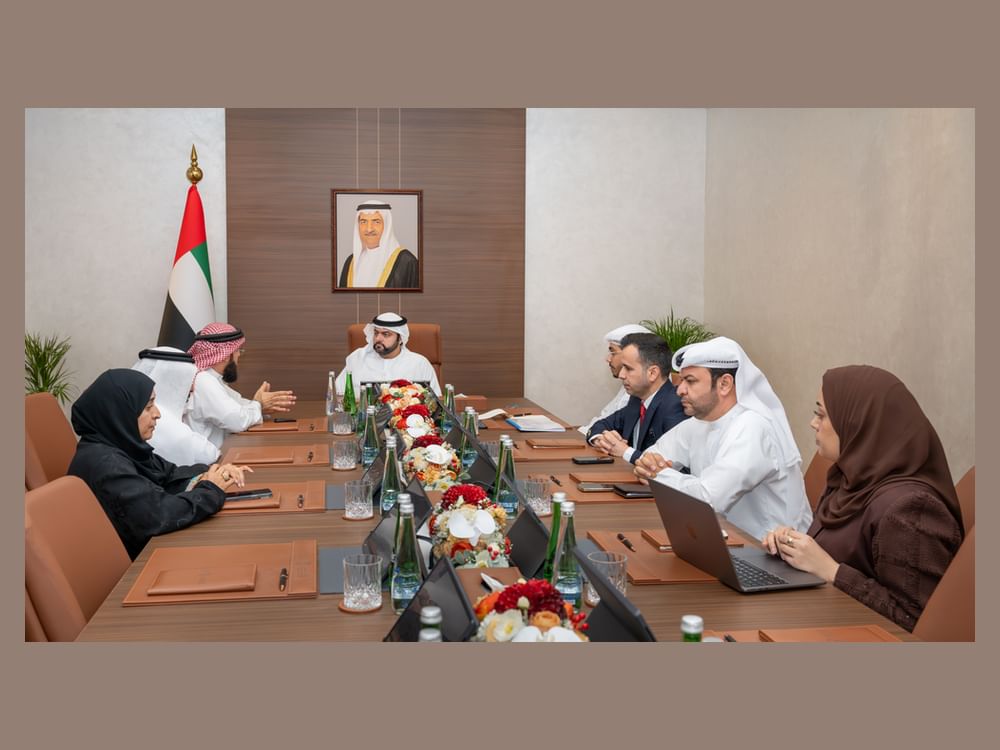 محمد الشرقي يطلع على أنشطة نادي الفجيرة للشطرنج والثقافة وخططه الإستراتيجية