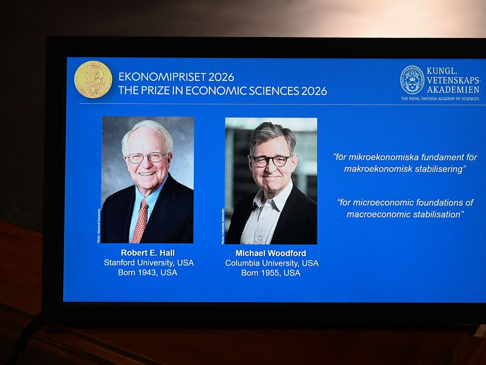 أمريكيان يفوزان بجائزة نوبل في الاقتصاد لعام 2026