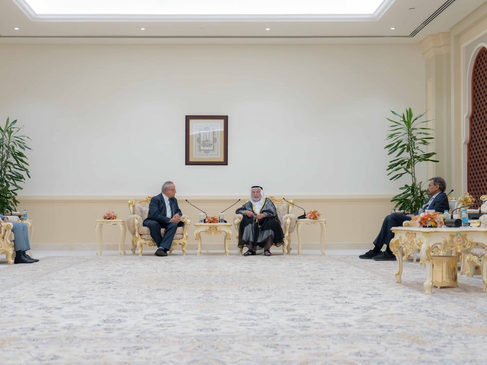 حاكم الشارقة يستقبل مدير مكتبة الإسكندرية