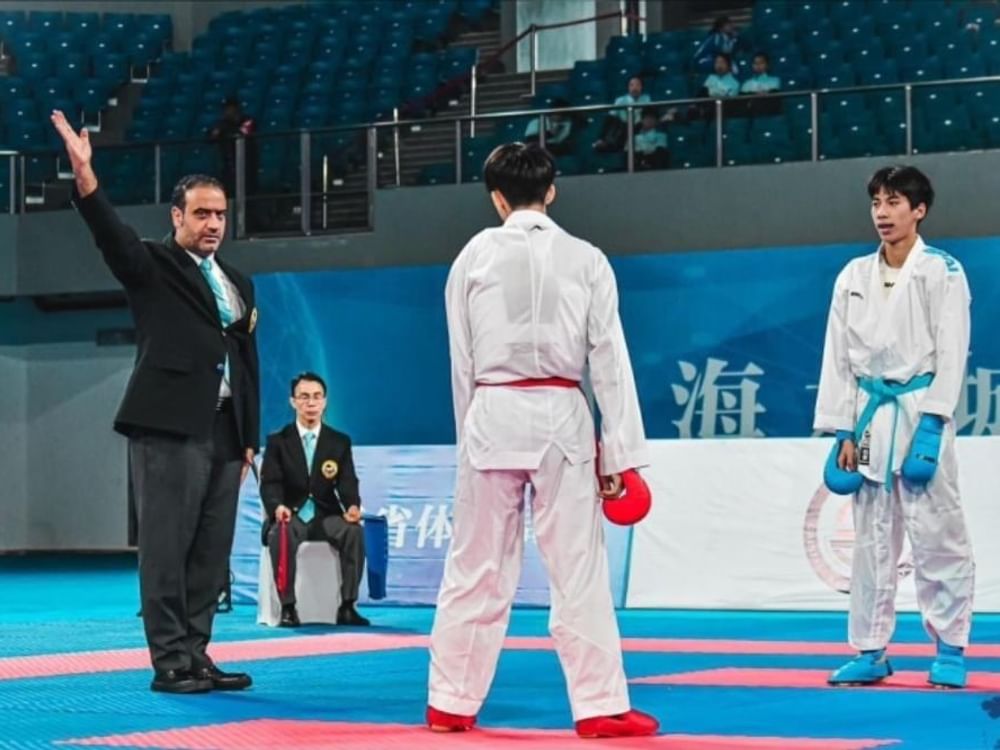 الزعابي يدير منافسات الكاراتيه في