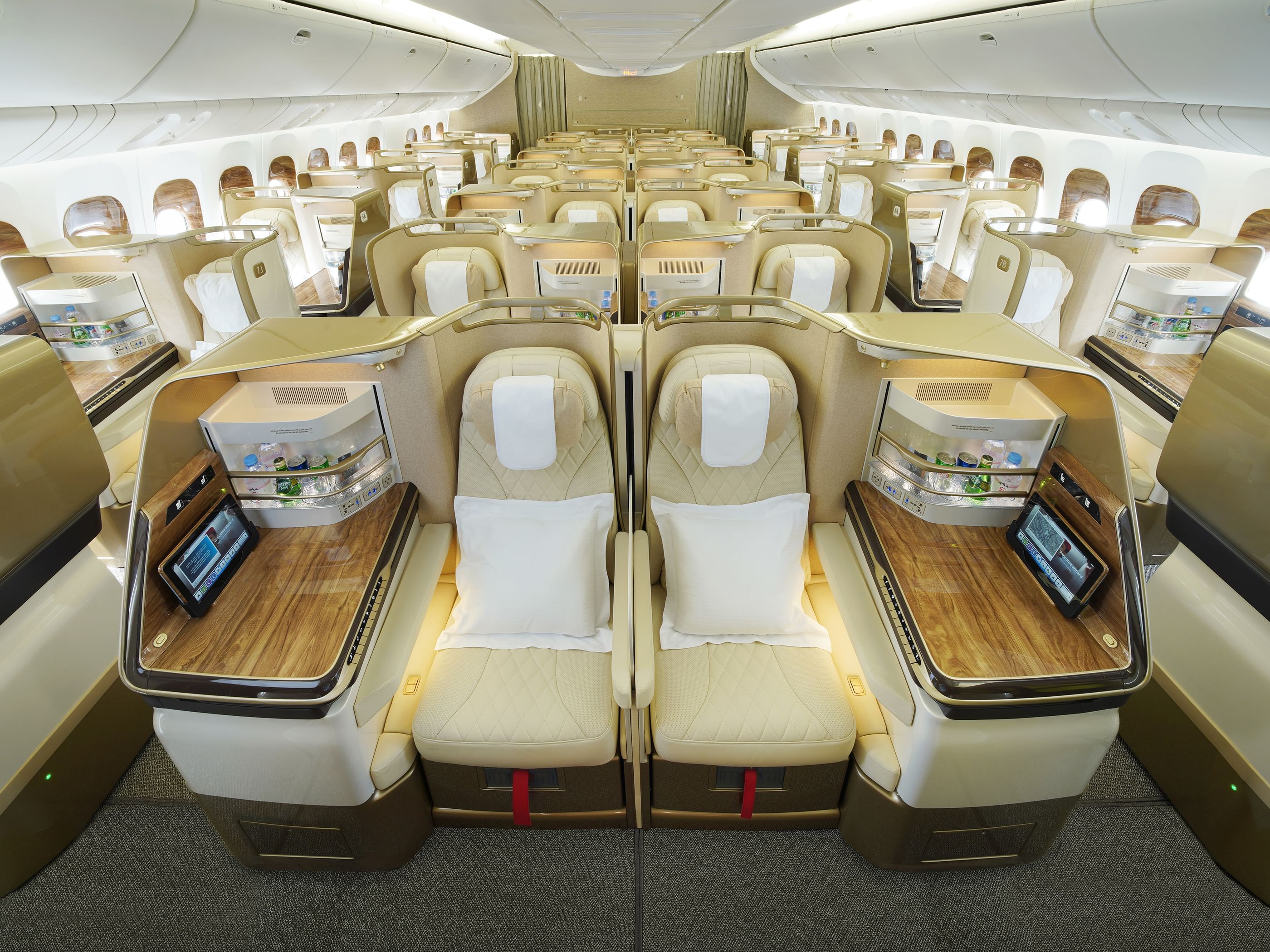 Emirates amplía sus servicios de A380 y Boeing 777 renovados a ocho nuevas ciudades