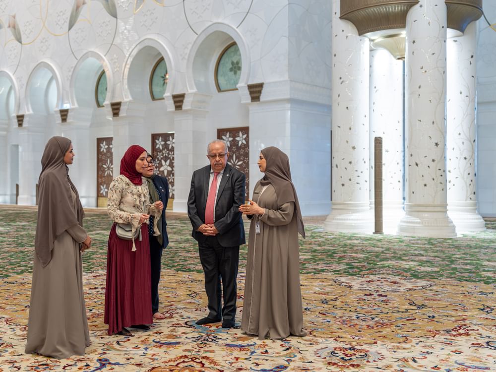 Foreign Minister of Guatemala visits Sheikh Zayed Grand Mosque in Abu Dhabi