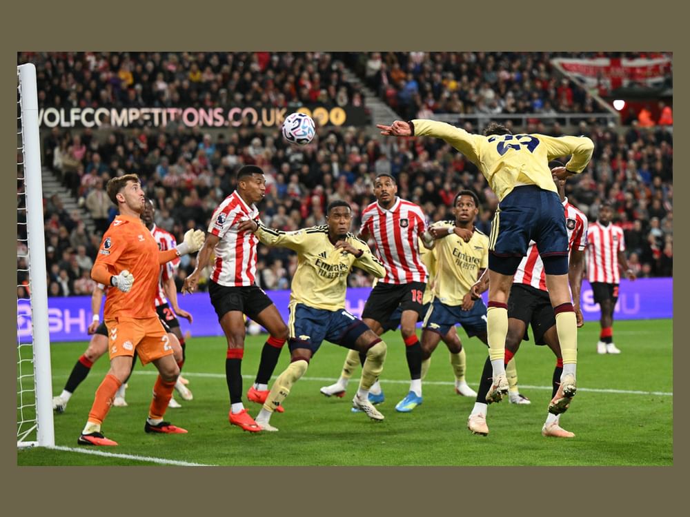 Arsenal continue winning streak in Premier League with victory over Sunderland