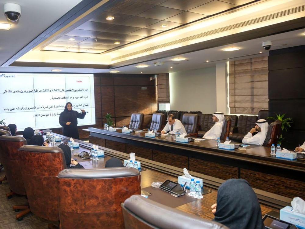 غرفة الفجيرة تدعم أصحاب المشاريع بالخبرات وتطوير المهارات