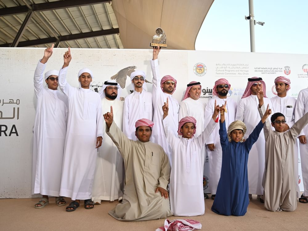 منافسات قوية في مزاينة الإبل بمهرجان الظفرة وتتويج الفائزين