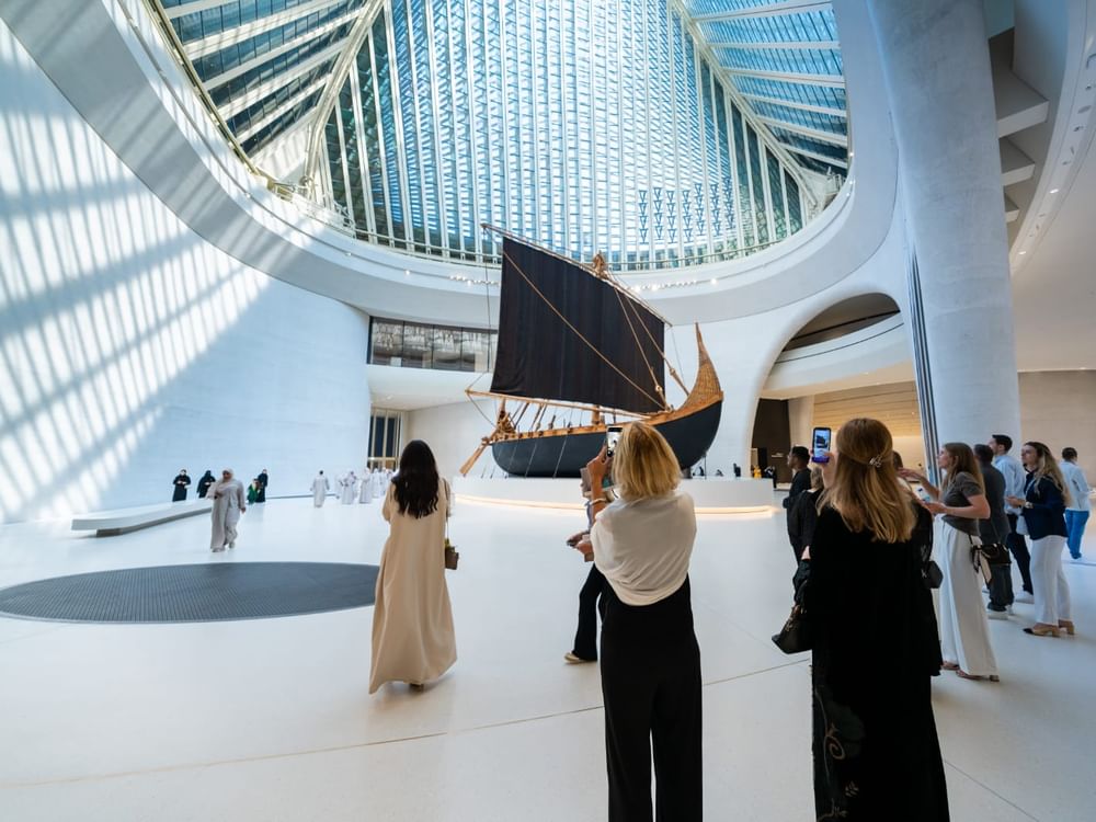 Museu Nacional Zayed promove diálogo cultural e inspira futuras gerações