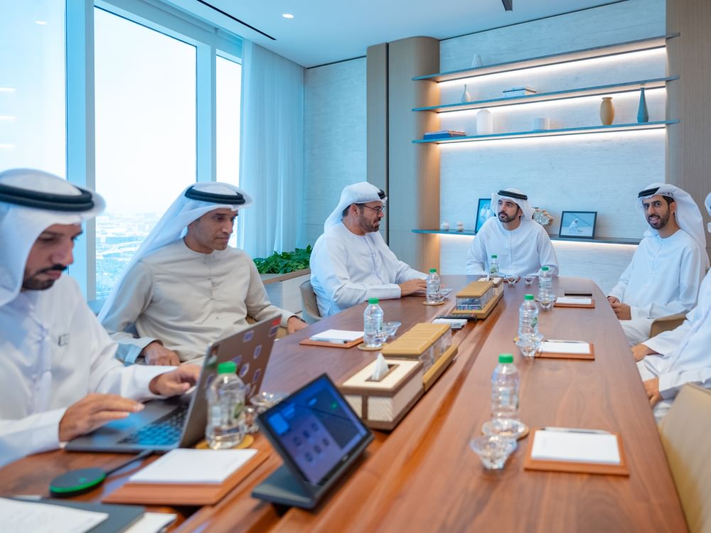 Hamdan bin Mohammed chairs Supervisory Committee of Mohammed bin Rashid Leadership Medal, approves first recipient