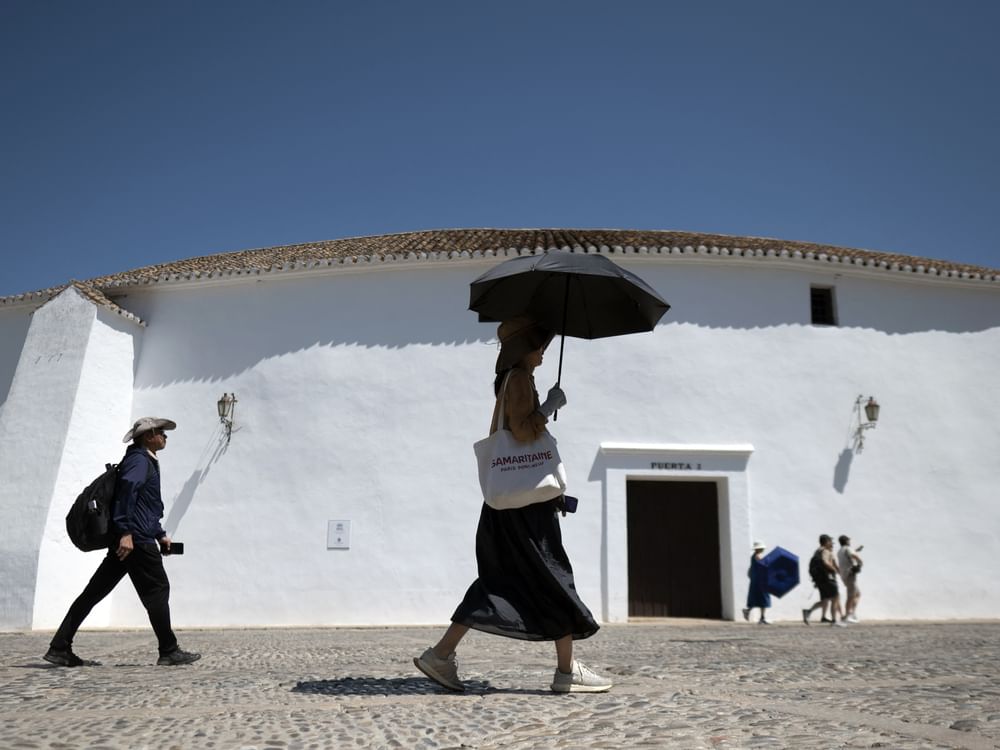 Heatwaves in Spain caused 1,180 deaths in past two months