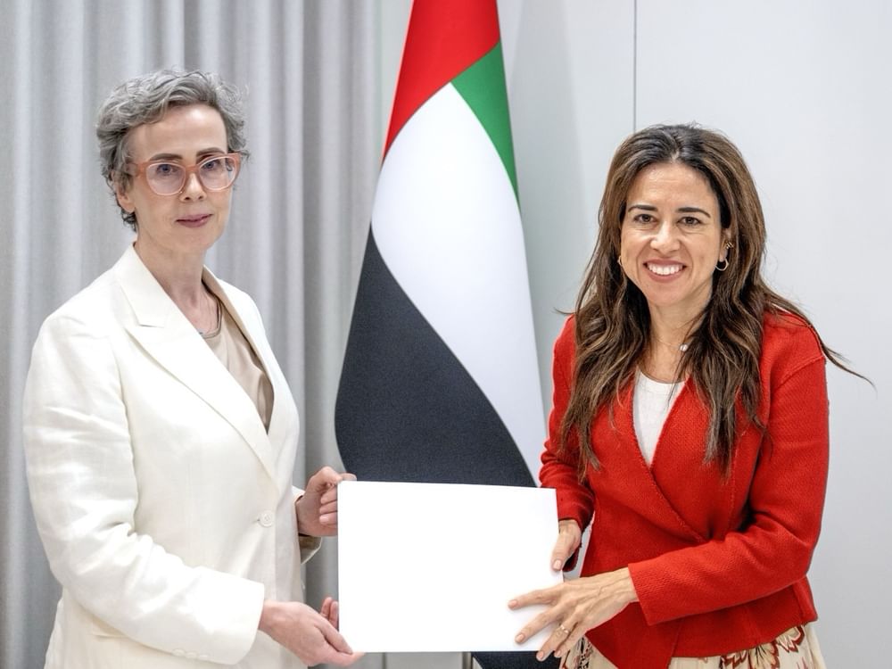 معالي لانا نسيبة تتسلّم نسخة من أوراق اعتماد سفيرة المملكة المتحدة لبريطانيا العظمى وأيرلندا الشمالية