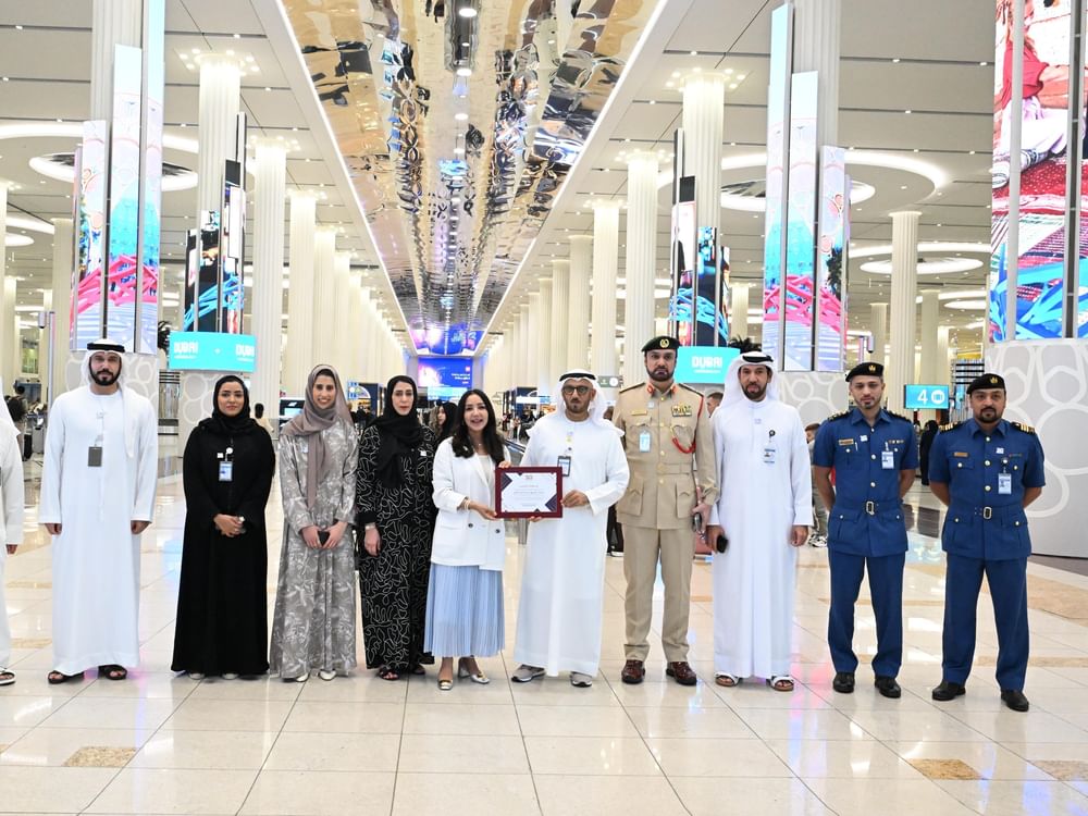 وضع شعار القرية العالمية الخاص بالموسم الـ 30 على التأشيرات الصادرة من إقامة دبي