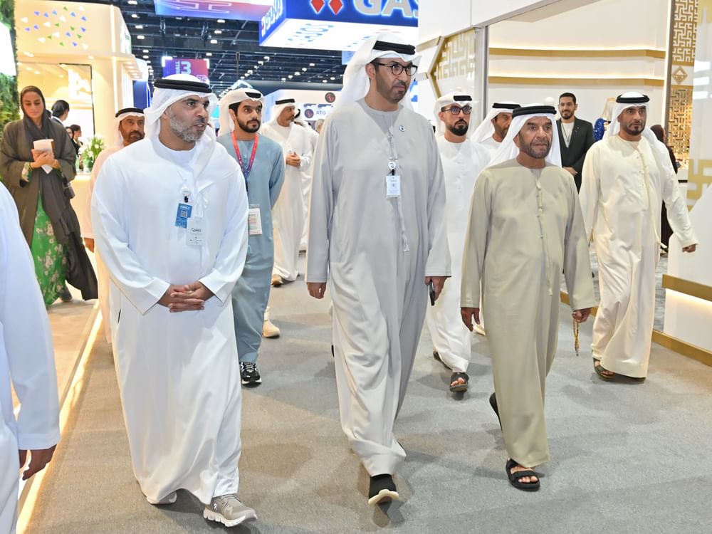 سرور بن محمد يزور فعاليات "اصنع في الإمارات 2025" ويطلع على أحدث الصناعات الوطنية 