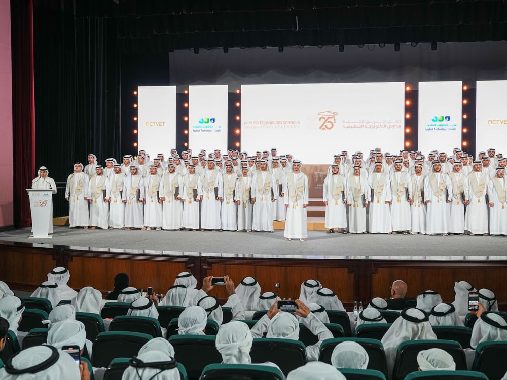 أحمد بن سعود القاسمي يشهد حفل تخريج الدفعة الـ 18 من طلبة مدارس التكنولوجيا التطبيقية برأس الخيمة