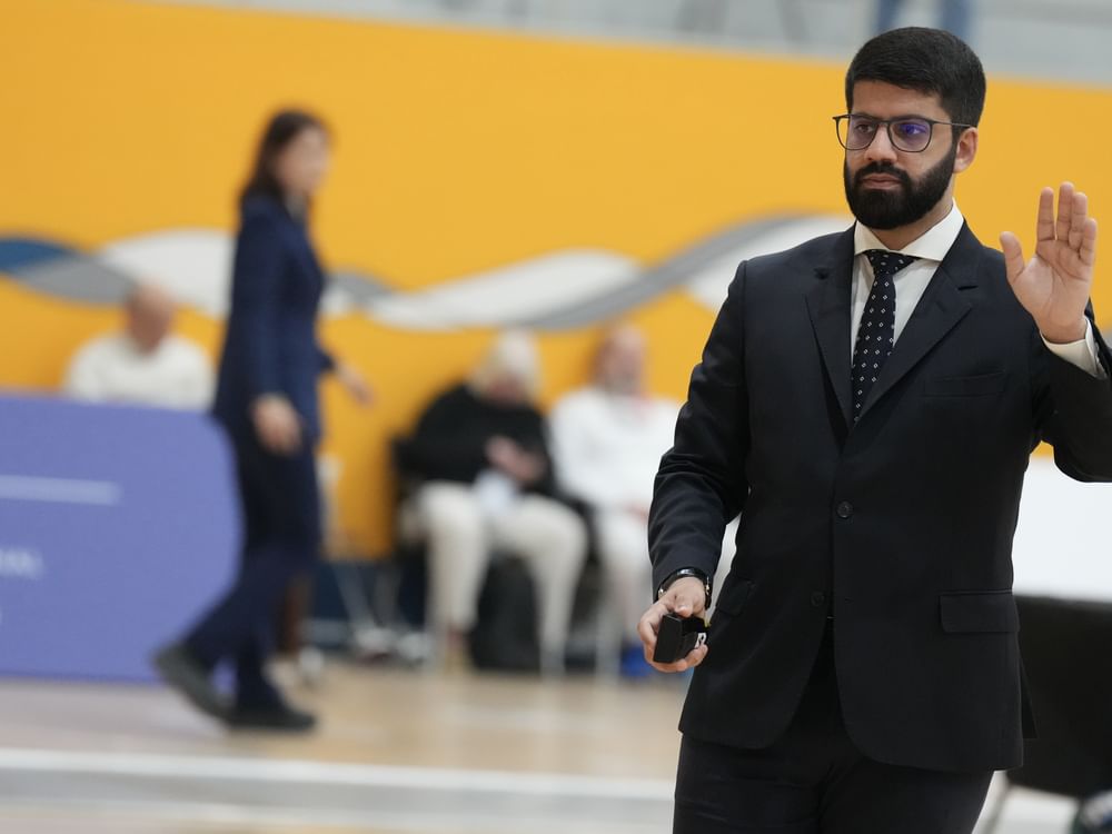 علي الحمادي أفضل حكم صاعد في سلاح الإيبيه لعام 2026