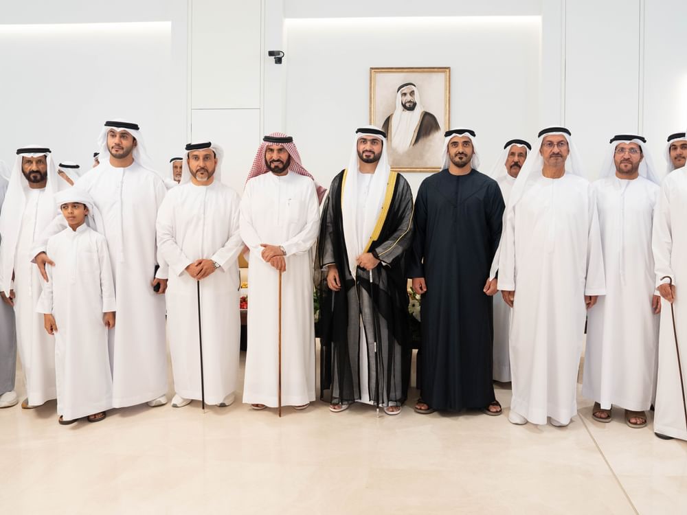 زايد بن محمد بن زايد يحضر أفراح الشحي والسويدي