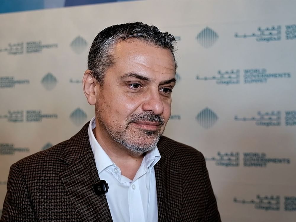 "محمد بن راشد للإدارة الحكومية": الذكاء الاصطناعي يعزز كفاءة الأداء ويرفع جودة الخدمات