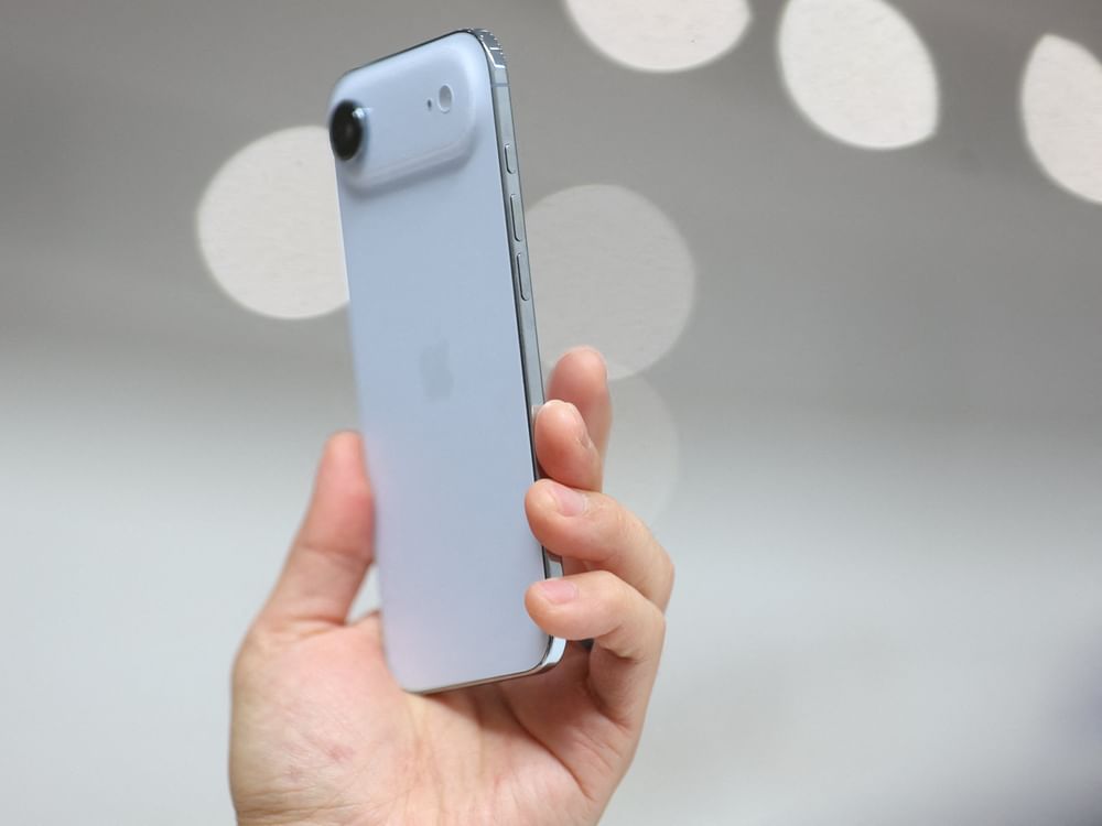 苹果发布新款“iPhone Air” 保持售价不变