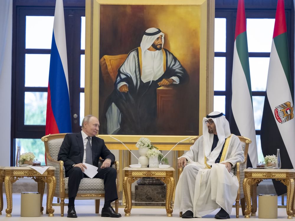 UAE and Russian Presidents discuss bilateral relations and regional and international issues