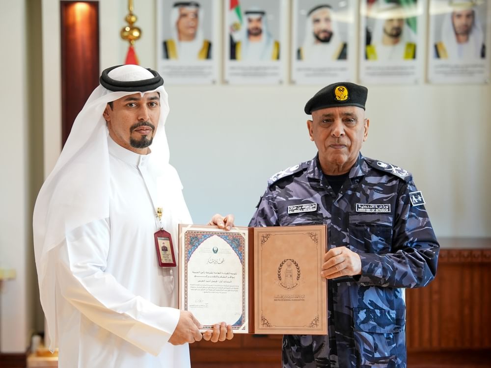 شرطة رأس الخيمة تكرم فيصل الغيص الفائز بذهبية آسيا للبنش برس