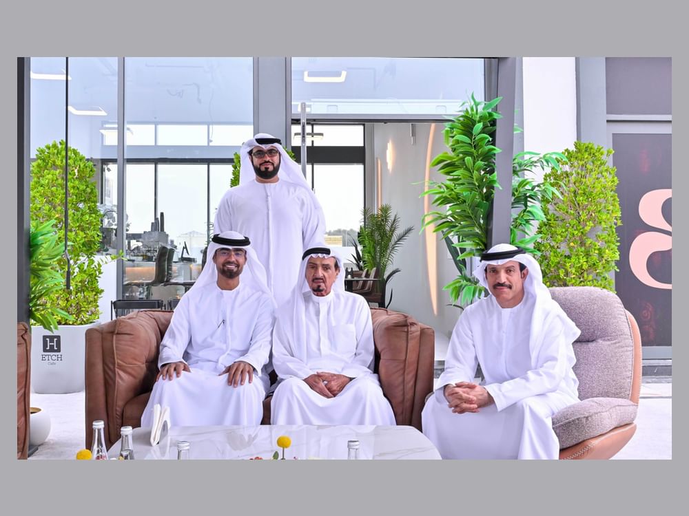 حميد بن راشد يزور"عجمان أفينيو"  