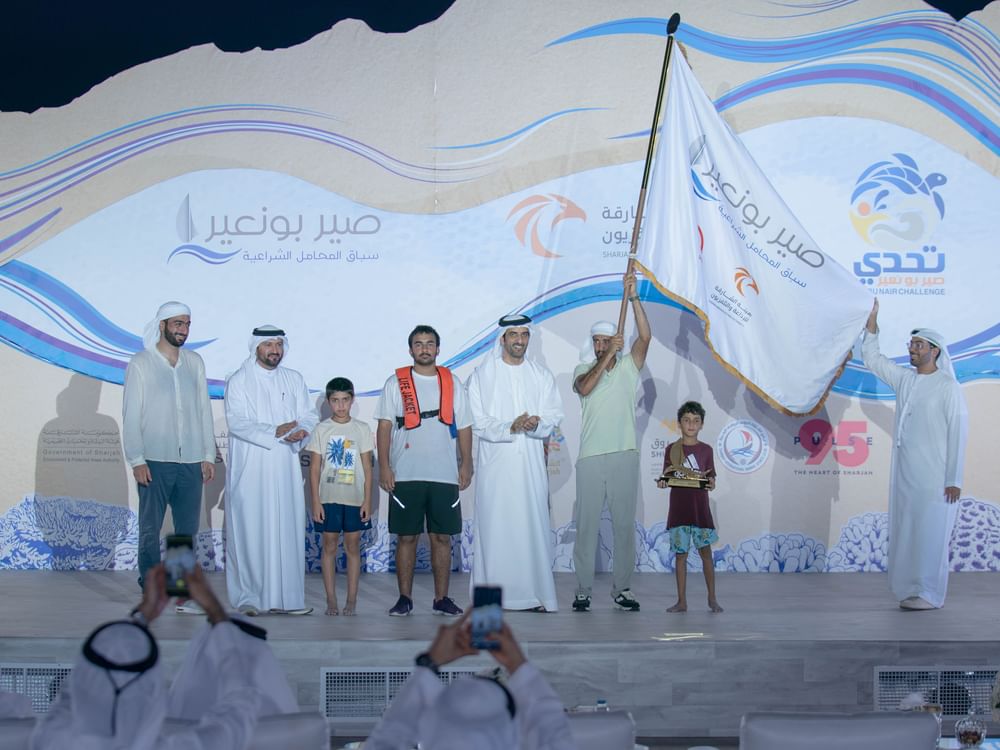 سلطان بن أحمد يكرّم الفائزين بسباق وتحدي صير بونعير
