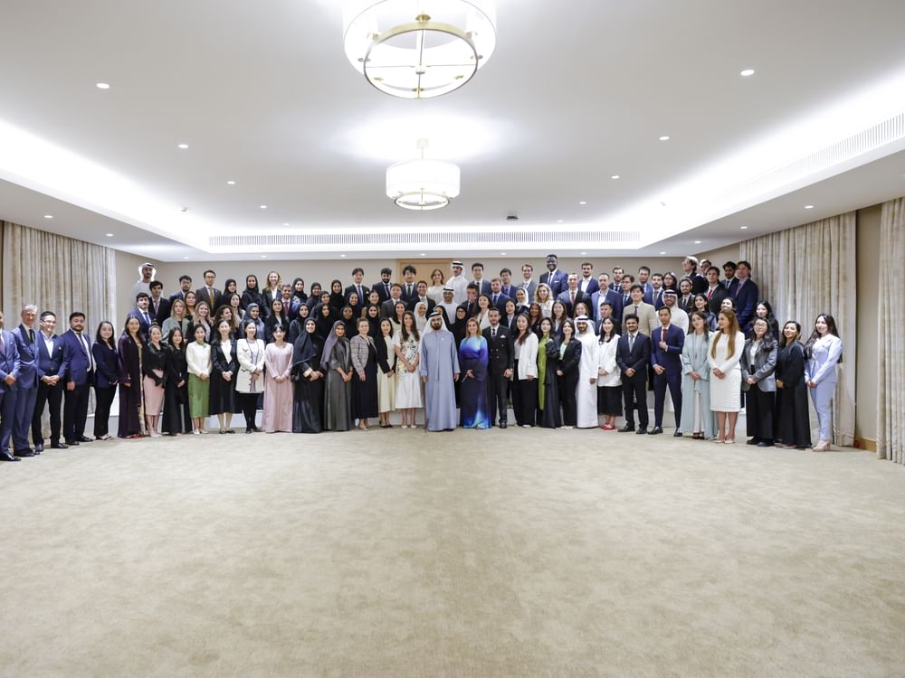 Mohammed bin Rashid meets with alumni of Dubai Business Associates programme