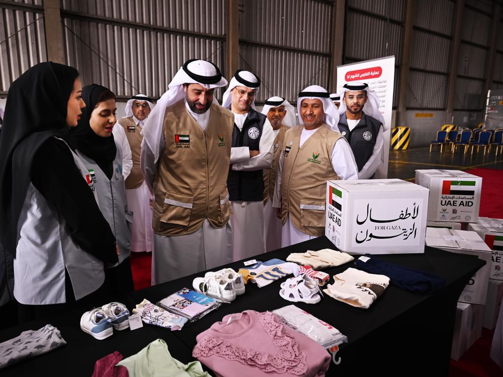Organizaciones emiratís envían avión de ayuda a Gaza