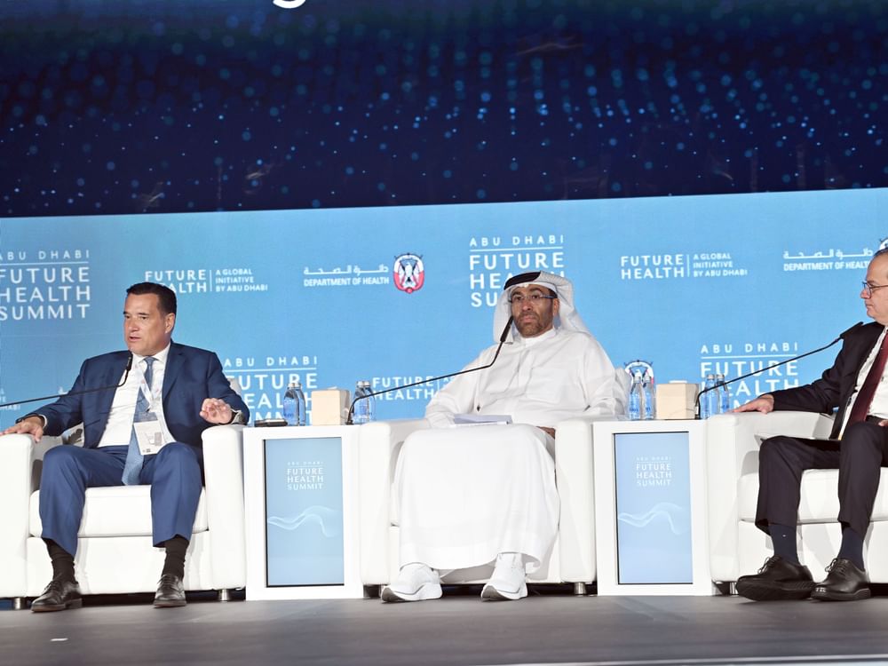 وزير الصحة اليوناني يشيد بالتجربة الإماراتية في تطوير القطاع الصحي