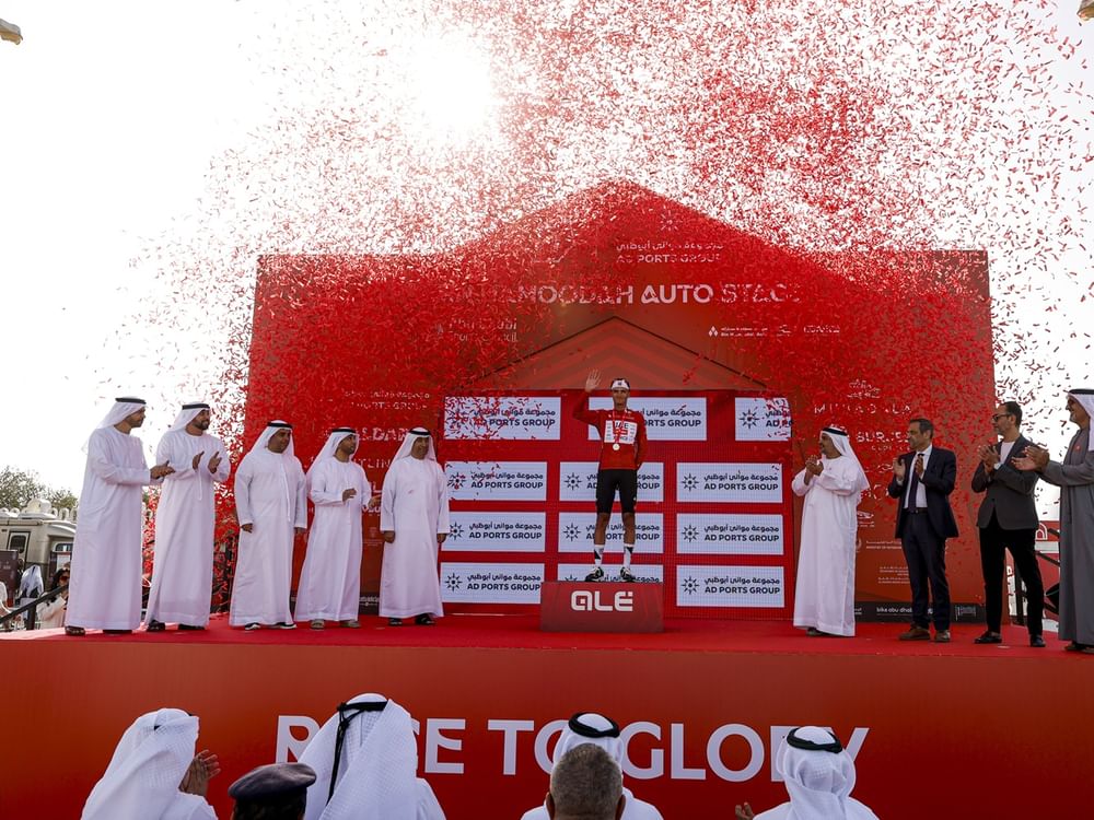 "ديل تورو" يفوز بالمرحلة الأولى من طواف الإمارات 2026