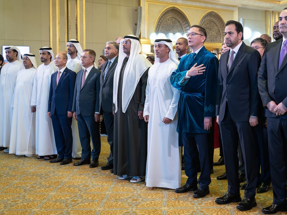 أحمد بن حمدان آل نهيان ووزير الرياضة يحضران حفل سفارة كازاخستان بمناسبة يومها الوطني