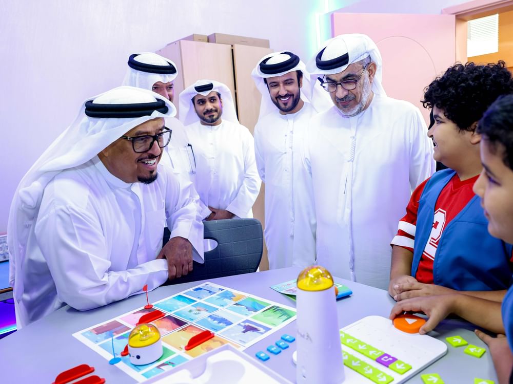 نائب رئيس الشرطة والأمن العام بدبي يشيد بجهود الطلبة المشاركين في البرنامج الصيفي