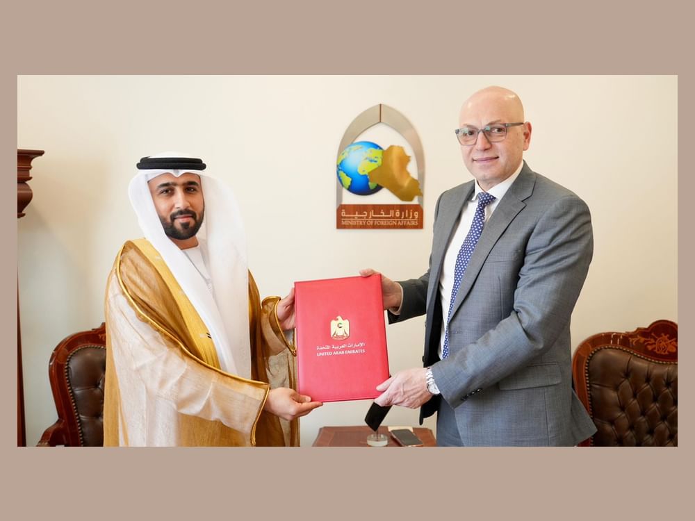 قنصل عام الدولة في أربيل يقدم البراءة القنصلية لوزارة الخارجية العراقية